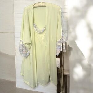 NWT Vtg Josie Natori Deadstock Lace Robe w slip Cottage Fairycore coquette S